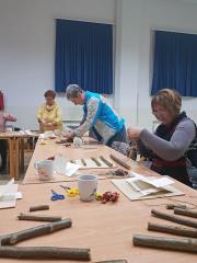 Izdelovanje drevesca in voščilnic